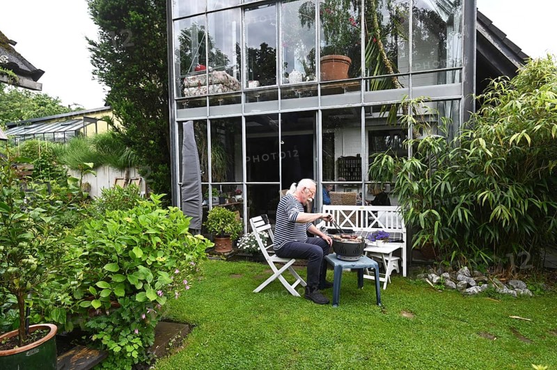 DEU. Germany, Iserlohn: This hobby gardener in Iserlohn maintains an extraordinary garden with numerous non-native plants