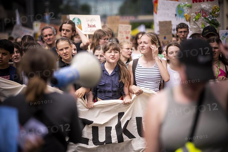 Berlin, 31.05.2024. Climate strike by Fridays For Future with over 13, 000 mostly young people in Berlin, a demonstration for the upcoming EU elections