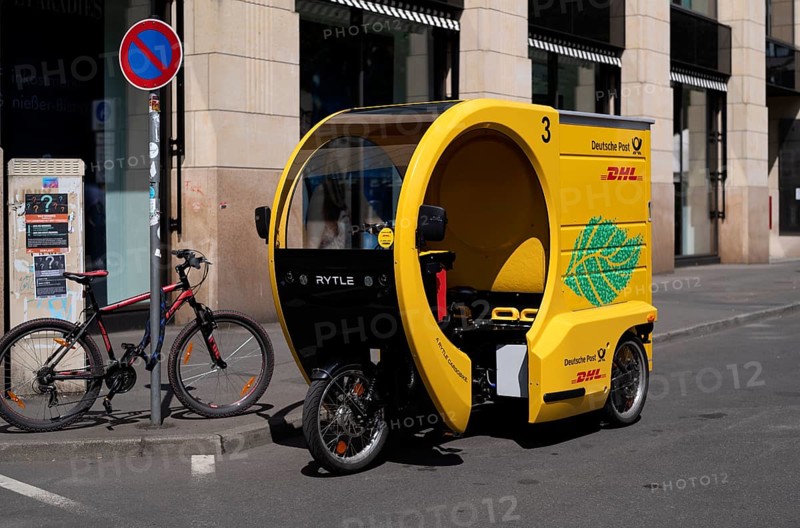 E-Rylle, Elektro-Rytle, E-Cargobike, electric cargo bike, emission-free, CO2-free, DHL delivery service, logo, Leipzig, Saxony, Germany, Europe