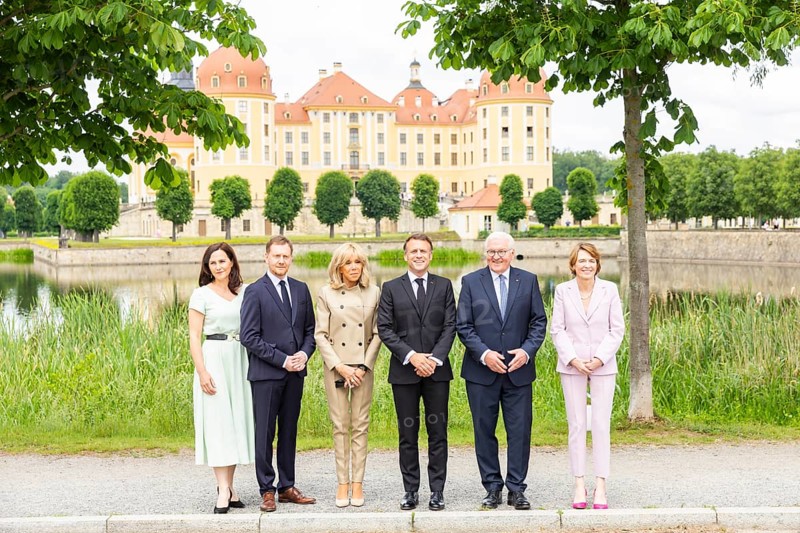 French President Emmanuel Macron visits the Federal Republic of Germany with his woman Brigitte, at the invitation of Federal President Frank-Walter Steinmeier, Prime Minister Michael Kretschmer and his woman Annett Hofmann, early Monday afternoon at Moritzburg Castle near Dresden. Federal President Frank-Walter Steinmeier and his woman Elke Buedenbender, Moritzburg, Saxony, Germany, Europe