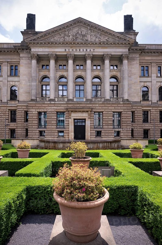 Garden and building with main portal Bundesrat, Berlin, Germany, Europe