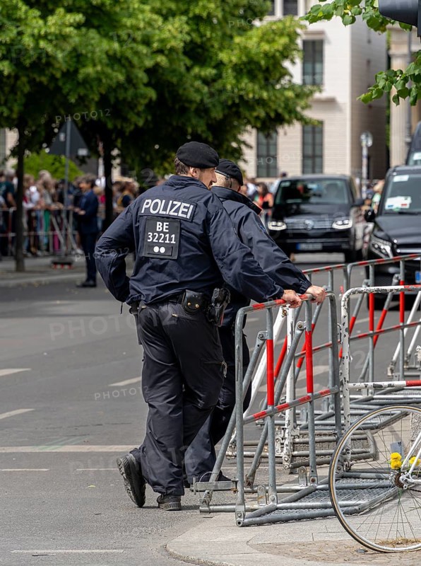 State visit to the Hotel Adlon, police cordon at the intersection of Unter den Linden and Wilhelmstrasse, Berlin, Germany, Europe