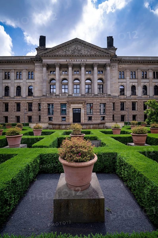 Garden and building with main portal Bundesrat, Berlin, Germany, Europe