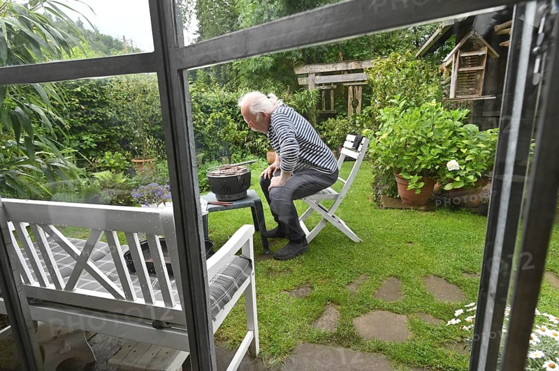 DEU. Germany, Iserlohn: This hobby gardener in Iserlohn maintains an extraordinary garden with numerous non-native plants