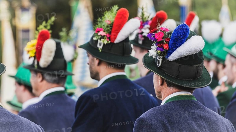 Patron saint's day, mountain marksmen, customs, traditional traditional costume, hat decoration, hat, jewellery, cardinal, catholic church, procession, church figure, holy, Lenggries, Bavaria, Germany, Europe