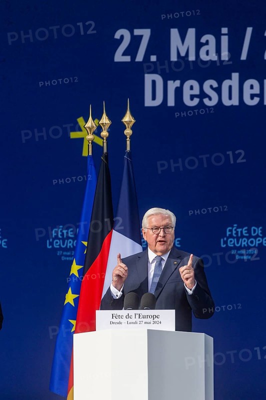 French President Emmanuel Macron visits the Federal Republic of Germany at the invitation of Federal President Frank-Walter Steinmeier and stops off in Dresden. Here he attends the Fete de l'Europe and delivers his speech on Europe, Dresden, Saxony, Germany, Europe