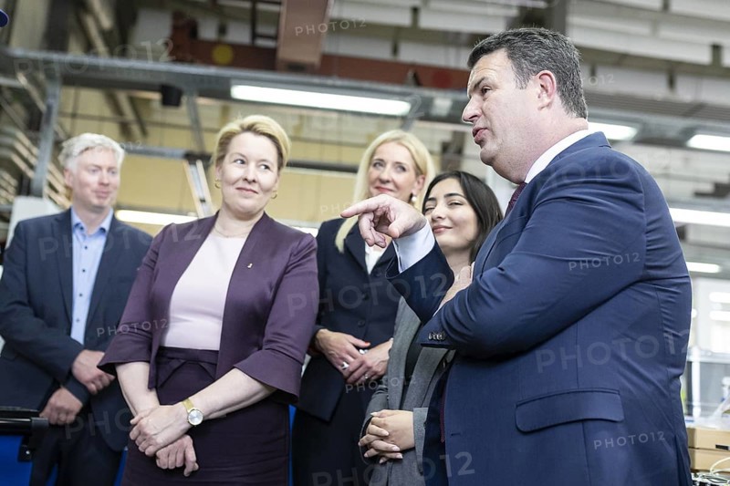 Hubertus Heil (SPD), Federal Minister of Labour and Social Affairs, during a visit to the training centre of Berliner Wasserbetriebe in Berlin, 29.05.2024