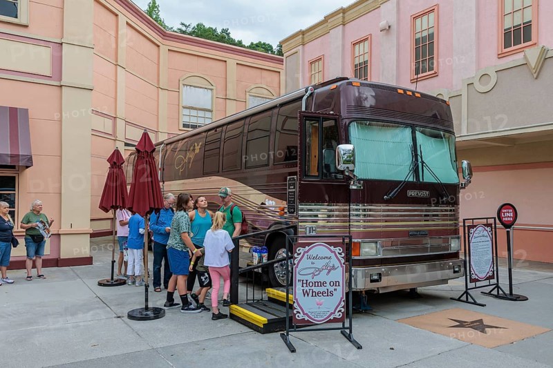Guests line up to walk through Dolly's Home on Wheels tour bus at the Dollywood amusement park in Pigeon Forge, TN, United States of America, USA, North America