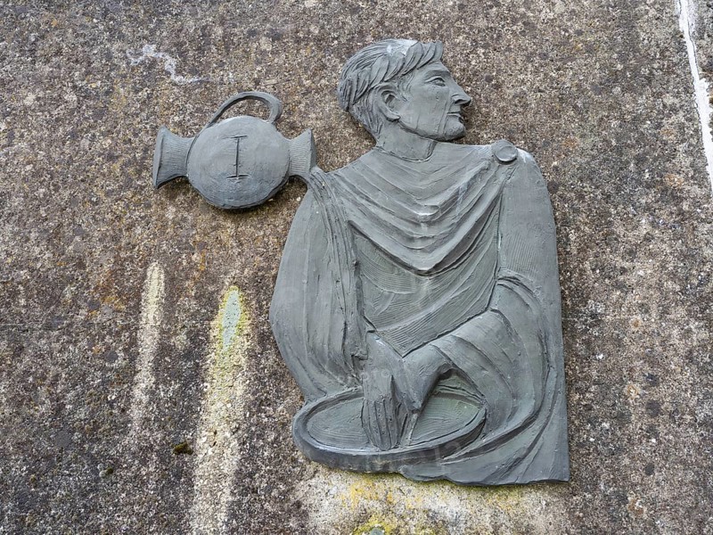 Sculpture, Pontius Pilate washes his hands in innocence, Way of the Cross, Frauenberg, Styria, Austria, Europe