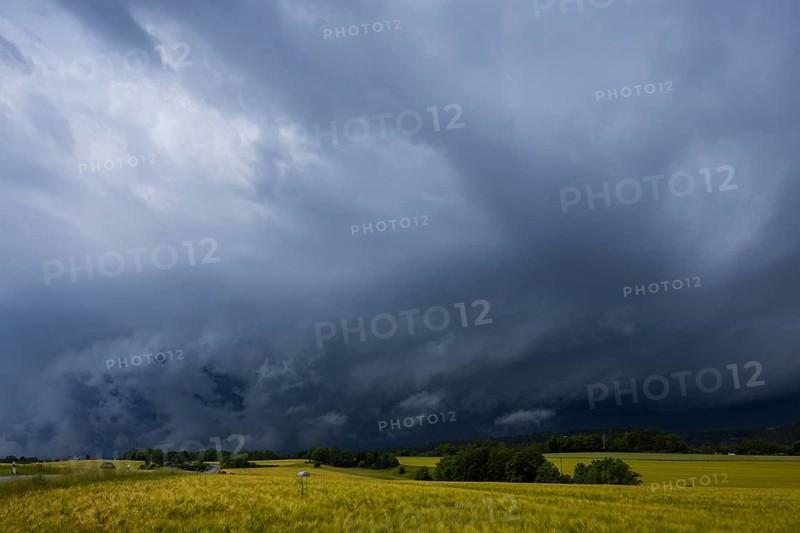 A thunderstorm cell moves over Porschdorf in Saxon Switzerland, thunderstorm, Porschdorf, Saxony, Germany, Europe
