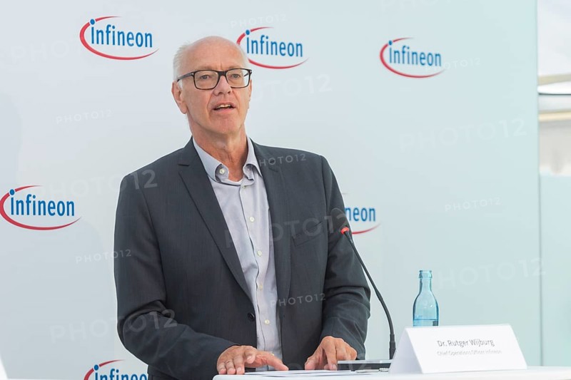Infineon is building a new plant in Dresden: Dr Rutger Wijburg, Member of the Management Board and Chief Operations Officer of Infineon Technologies AG, gives a welcome speech at a press event, Infineon's expansion construction site in Dresden, Dresden, Saxony, Germany, Europe