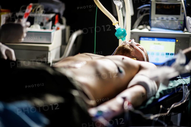 Doctors and paramedics from the Bundeswehr medical service simulate the care of the wounded under operational conditions. Taken as part of the NATO large-scale manoeuvre Steadfast Defender and the German part of the exercise, Quadriga 2024, in Pabrade, 29.05.2024