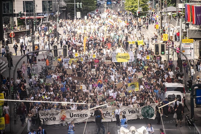 Berlin, 31.05.2024. Climate strike by Fridays For Future with over 13, 000 mostly young people in Berlin, a demonstration for the upcoming EU elections