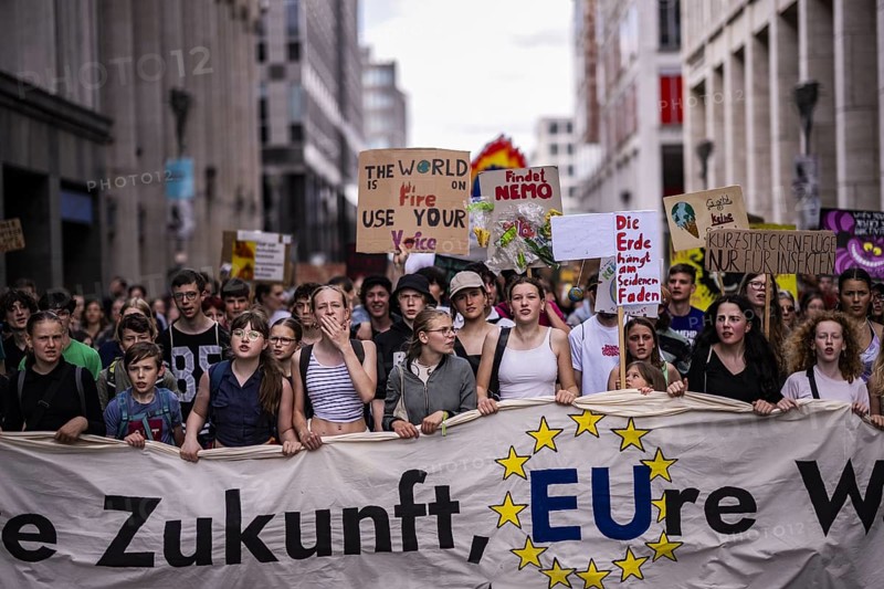 Berlin, 31.05.2024. Climate strike by Fridays For Future with over 13, 000 mostly young people in Berlin, a demonstration for the upcoming EU elections