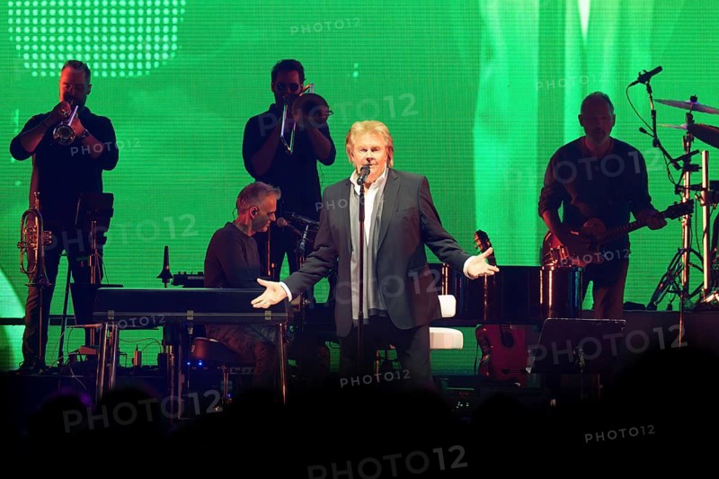 Howard Carpendale live on Let's Do It Again! Tour at the Berlin Uber Arena on 31.05.2024