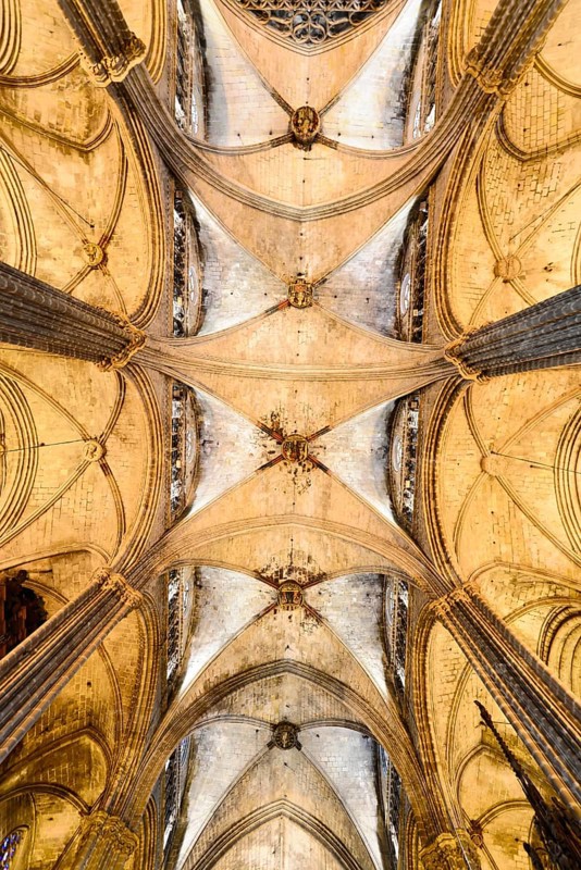 Interior view, La Catedral de la Santa Creu i Santa Eulalia, Barri Gotic, Barcelona, Catalonia, Spain, Europe, Detailed ceiling view of a Gothic cathedral with ornate vaults and decorations, Europe