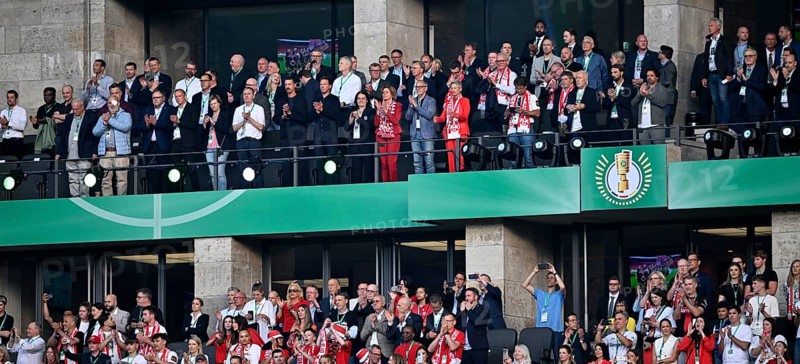 Marie-Luise Malu Dreyer National coach Coach Julian Nagelsmann GER Co-trainer Coach Sandro Wagner GER, VIP grandstand, guests of honour, VIPs, applauding during the playing of the national anthem, 81st DFB Cup Final 2024, Olympic Stadium Berlin, Germany, Europe