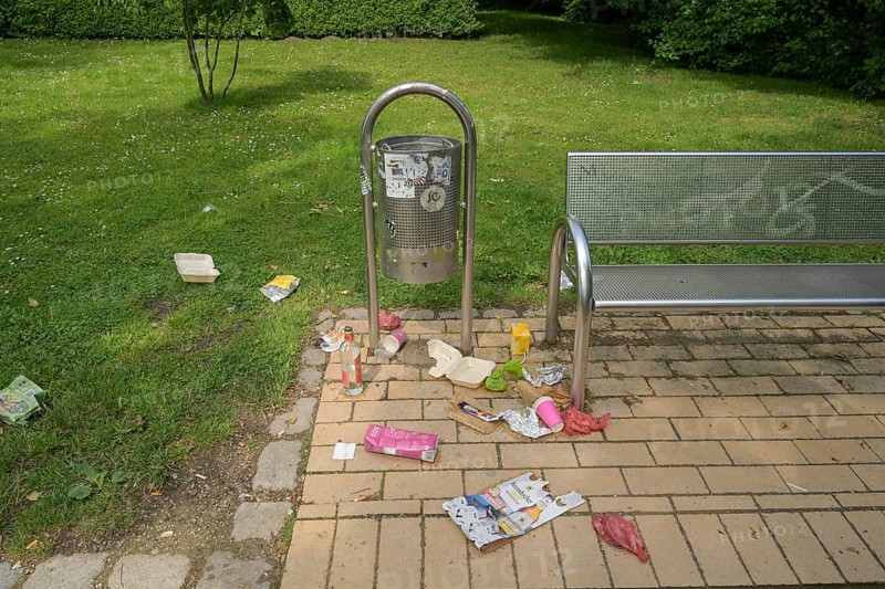 Rubbish in the park, Am Stadtgraben, Luebeck, Lower Saxony, Germany, Europe