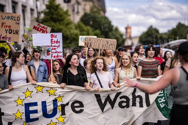 Berlin, 31.05.2024. Climate strike by Fridays For Future with over 13, 000 mostly young people in Berlin, a demonstration for the upcoming EU elections