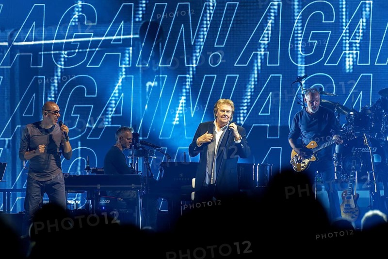 Howard Carpendale live on Let's Do It Again! Tour at the Berlin Uber Arena on 31.05.2024