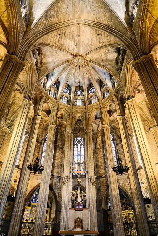 Interior view, La Catedral de la Santa Creu i Santa Eulalia, Barri Gotic, Barcelona, Catalonia, Spain, Europe, Impressive Gothic nave with high vaulted ceiling and ornate stained glass windows, Europe