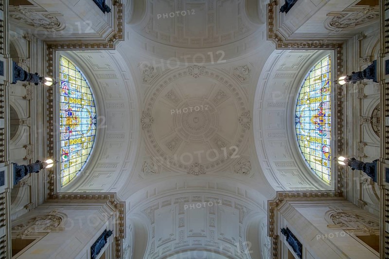 Interior view, view into the dome, semicircular window, domed hall, Federal Administrative Court, former Imperial Court of Justice, Leipzig, Saxony, Germany, Europe