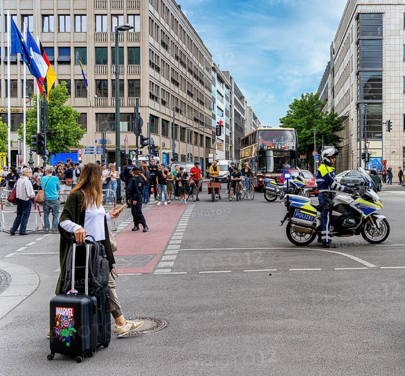 State visit to the Hotel Adlon, police cordon at the intersection of Unter den Linden and Wilhelmstrasse, Berlin, Germany, Europe