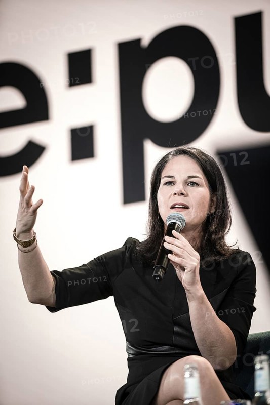 Berlin, 27.05.2024. Foreign Minister Annalena Baerbock (Buendnis90/Die Gruenen) speaks on stage with Johnny Haeusler at the Republica digital trade fair
