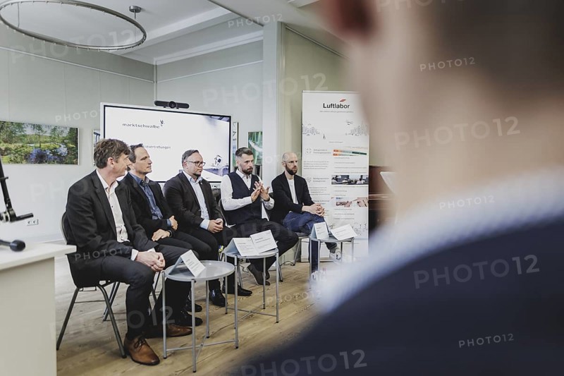 (L-R) Timm Fuchs, Councillor for Rural Areas at the German Association of Towns and Municipalities, Klaus Heider, Head of Department 'Rural Development, Digital Policy and Innovation' at the BMEL, Philipp Schulz. Mayor of Wusterhausen/Dosse, Tobias Biehle, Luftlabor, Robin Kellermann, photographed during the opening ceremony of the drone delivery service 'Marktschwalbe' in Wusterhausen/Dosse, 31 May 2024 / Photographed on behalf of the Federal Ministry of Agriculture and Food