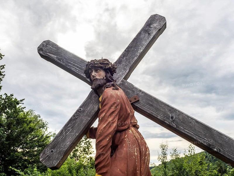 Sculpture, Christ carrying his cross, Way of the Cross, Frauenberg, Styria, Austria, Europe