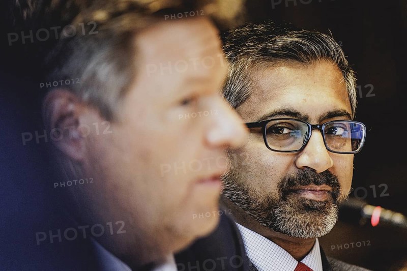 (L-R) Robert Habeck (Alliance 90/The Greens), Federal Minister of Economics and Climate Protection and Vice Chancellor, and Chirag Parikh, Executive Secretary of the US National Space Council, recorded during the opening speeches of the German-US Space Dialogue in Berlin, 03.06.2024