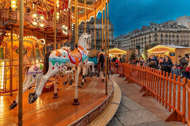 Christmas market in front of Hotel de Ville, Paris, Ile de France, France, Paris, Ile de France, France, Europe