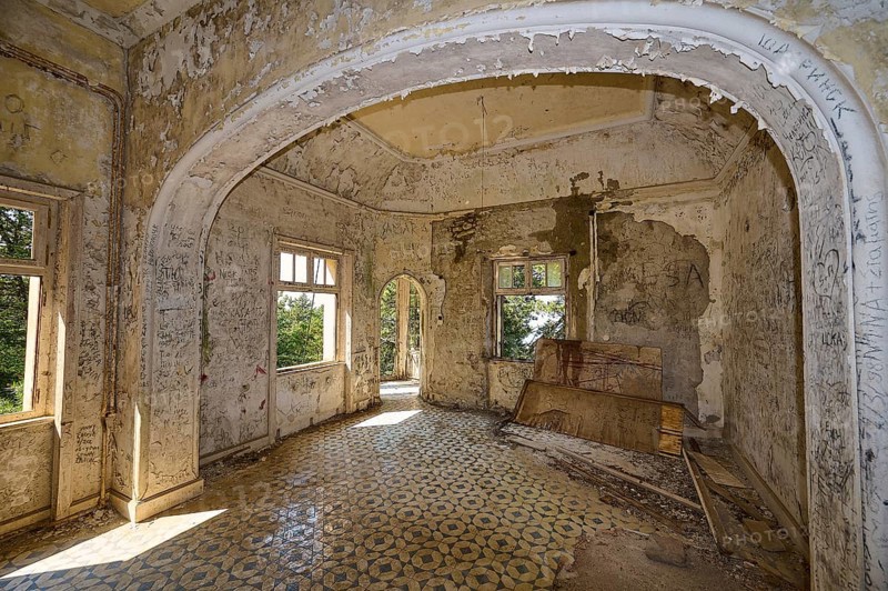 Dilapidated room with arched architecture, dilapidated walls and flooded with bright natural light, Mussolini Villa, Villa de Vecchi, Profitis Ilias, Empona, Rhodes, Dodecanese, Greek Islands, Greece, Europe