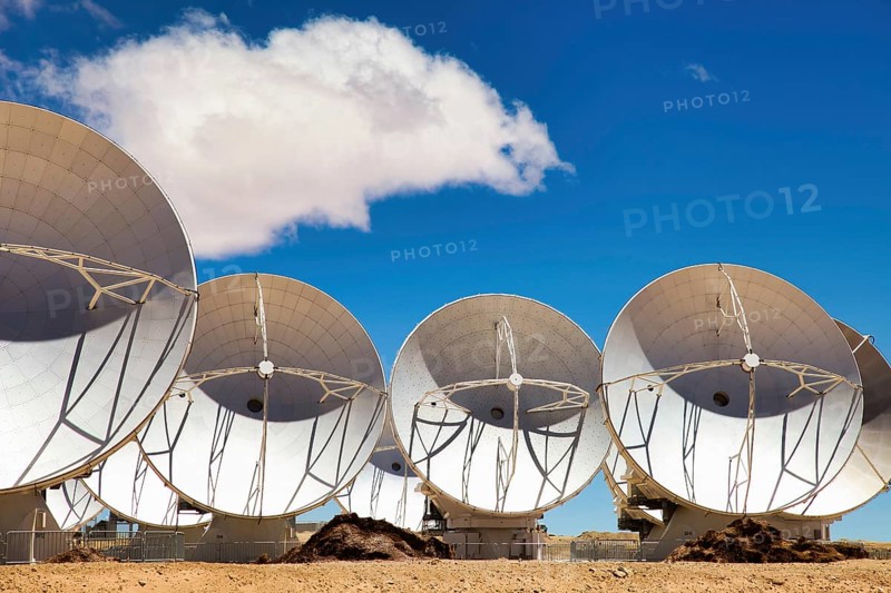 The ALMA Chajnantor plain with radio telescopes near San Pedro de Atacama