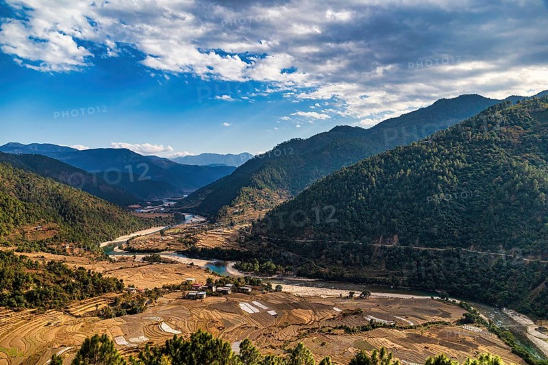The Punakha Valley is famous for its Punakha Dzong which is one of the largest monestary in Asia