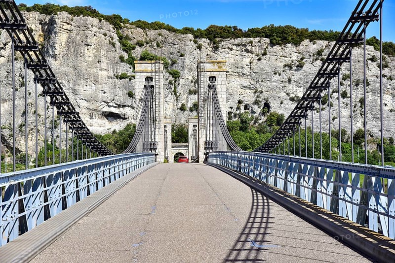 The Pont du Robinet bridge over the River Rhône connects Viviers, in the Département of Ardèche, and Donzère, in the Département of Drôme, in the Auvergne-Rhône-Alpes region, France, Europe