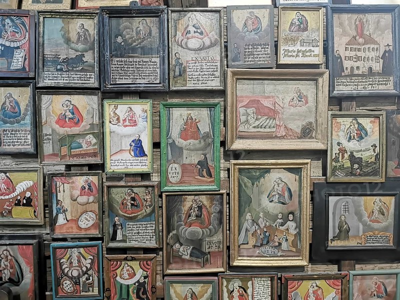 Votive pictures, votive tablets on the walls of the chapel of grace inside the church, pilgrimage church of the Assumption of the Virgin Mary in Sammarei, district of Passau, Lower Bavaria, Bavaria, Germany, Europe