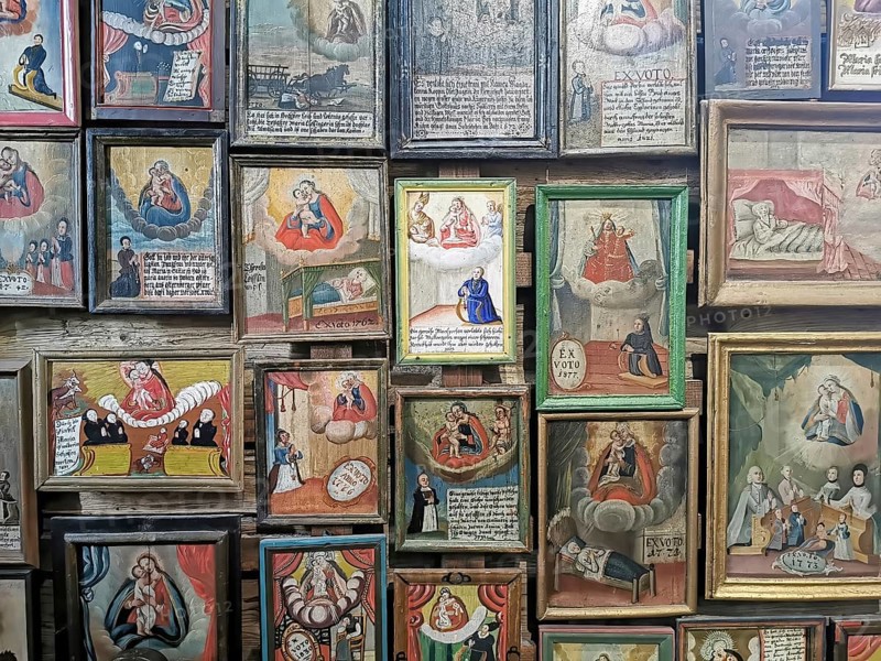Votive pictures, votive tablets on the walls of the chapel of grace inside the church, pilgrimage church of the Assumption of the Virgin Mary in Sammarei, district of Passau, Lower Bavaria, Bavaria, Germany, Europe