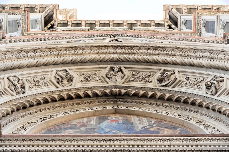 Cattedrale di Santa Maria del Fiore, Cathedral of Santa Maria del Fiore, Florence Cathedral, Florence, Tuscany, Italy, Europe, Close-up of an ornate Gothic arch with sculptures and reliefs, Europe