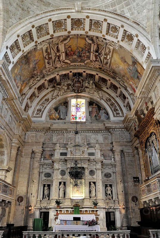 Interior view, pilgrimage church, Renaissance church of San Biagio, architect built 1519-1540, Antonio da Sangallo, Montepulciano, Tuscany, Italy, Europe, Baroque church with richly decorated altar and frescoes on the ceiling, coloured glass window in the middle, Tuscany, Europe Italy, Europe