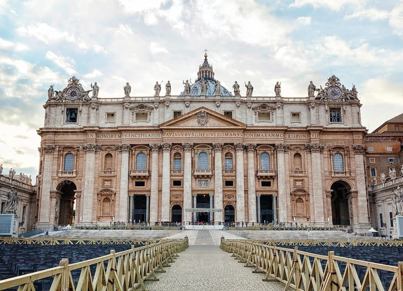 Basilica of Saint Peter in Vatican in a Autumn day, Rome, Italy, Europe