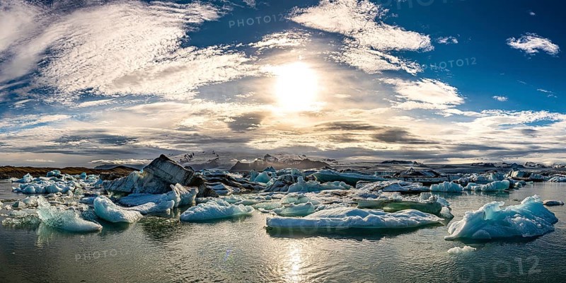 Jokulsarlon Glacier Lagoon in eastern Iceland during sunset