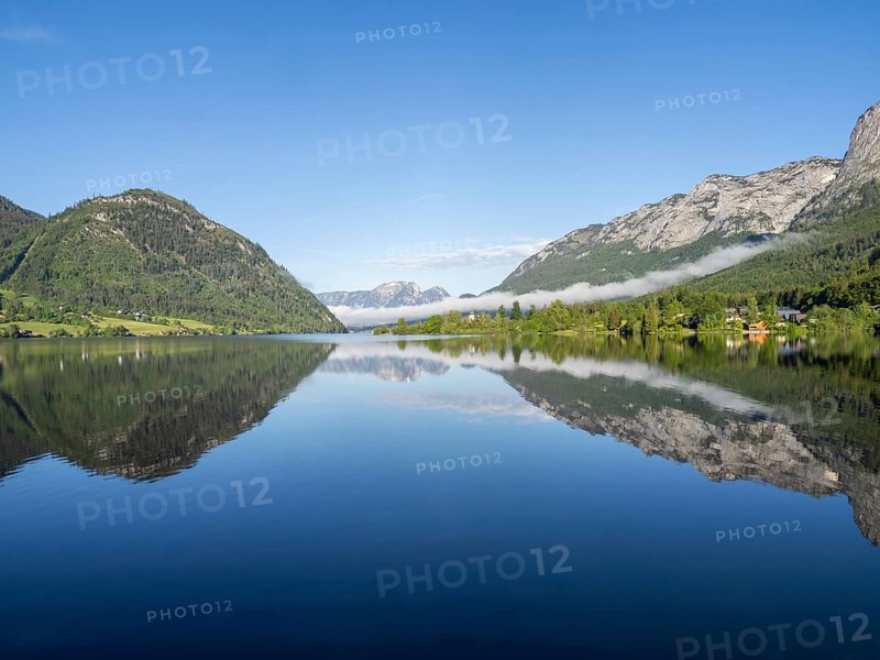 Morning atmosphere, reflection, early morning fog over the Grundlsee, panoramic shot, Salzkammergut, Styria, Austria, Europe