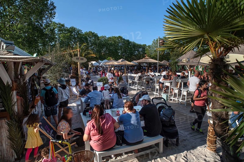Summer oasis, temporary sandy beach on the island of Schütt, Nuremberg, Middle Franconia, Bavaria, Germany, Europe