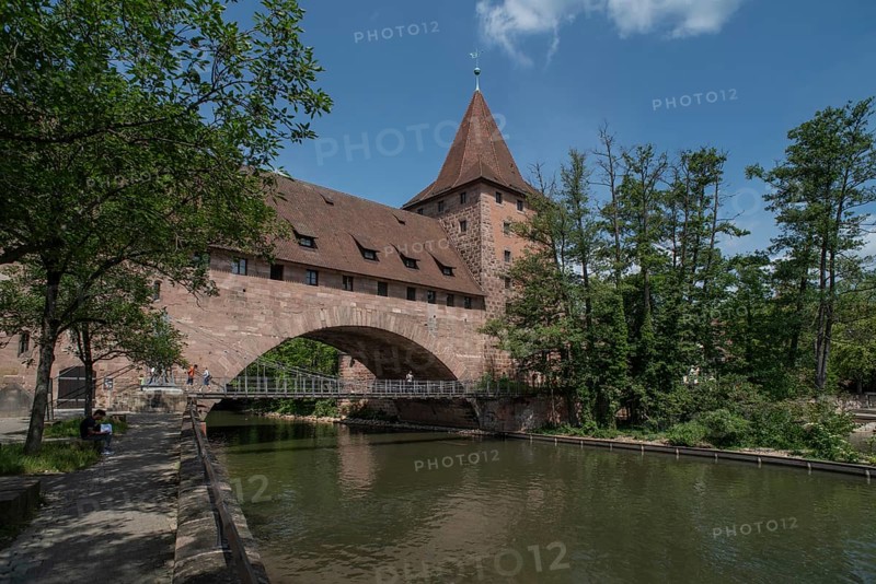 Historic chain footbridge, 1824, over the Pegnitz and Fronveste and Schlayer Tower around 1490, Nuremberg, Middle Franconia, Bavaria, Germany, Europe