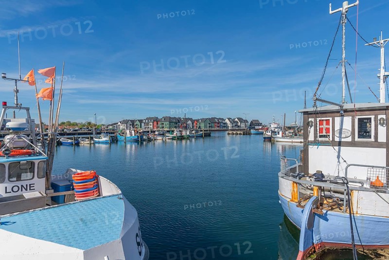 Fishing harbour of Kerteminde, Danish flag, Great Belt, Fyn, Fyn Island, Baltic Sea, Denmark, Europe