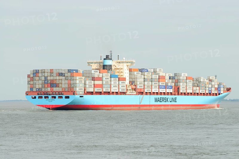 Container ship Adrian Maersk inbound on 29.07.2009 off Cuxhaven IMO number : 9260457 Ship name : ADRIAN MAERSK Call sign : OXLD2 Gross tonnage : 93496 Ship type : Container ship Year built : 2004 Flag : Denmark Status of the ship : In service Last updated : 2009 05 26