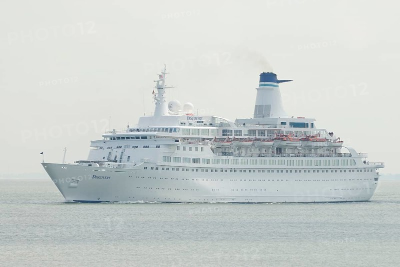 Cruise ship Discovery sailing on 18.07.2009 off Cuxhaven IMO number : 7108514 Name of vessel : DISCOVERY Call sign : ZCDG2 Gross tonnage : 20216 Type of vessel : Passenger ship (cruise liner) Year built : 1971 Flag : Bermuda Status of vessel : In Service Last updated : 2006 11 20