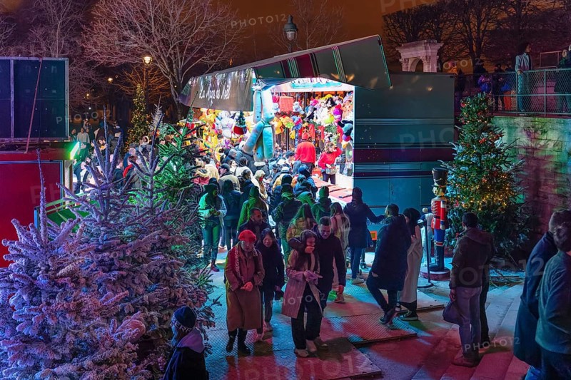 Christmas market at the Jardin de Tuileries, Paris, Ile de France, France, Paris, Ville de Paris, France, Europe