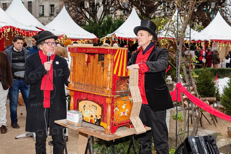 Christmas market in the Latin Quarter, Paris, Ile de France, France, Paris, Ville de Paris, France, Europe